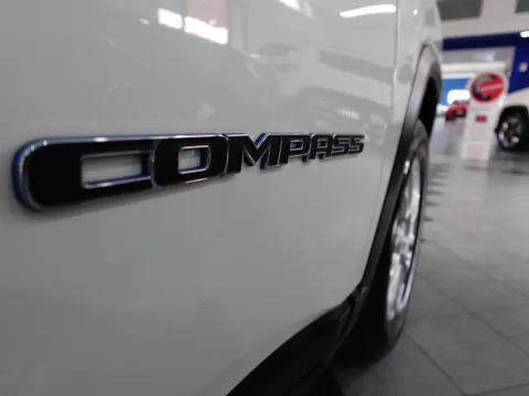 Jeep Compass 1.3 turbo t4 phev Limited 4xe at6 - Immagine 12