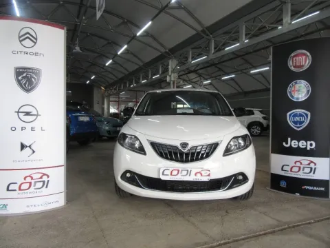Lancia Ypsilon 1.0 firefly hybrid Platino s&s 70cv - Immagine 1