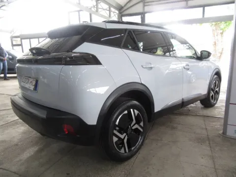 Peugeot 2008 1.2 puretech Allure s&s 100cv - Immagine 5