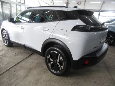 Peugeot 2008 1.2 puretech Allure s&s 100cv - Immagine 7