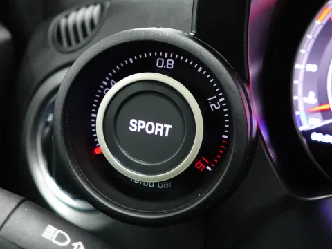 Jaguar E-Pace 2.0d i4 mhev R-Dynamic SE awd 163cv auto - Immagine 18
