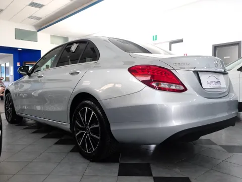 Mercedes C 220 d Business 4matic auto - Immagine 5