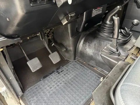 Land Rover Defender 90 2.5 td County SW - Immagine 19