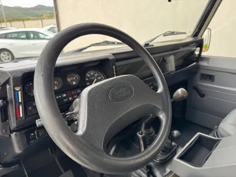 Land Rover Defender 90 2.5 td County SW - Immagine 20
