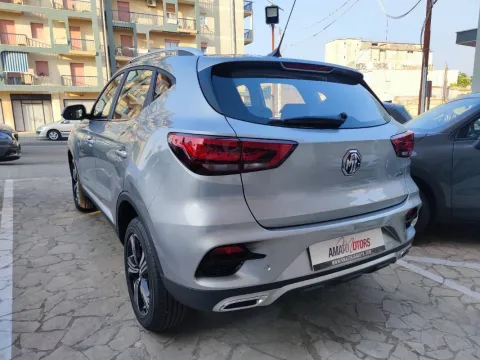Jaguar F-Pace 2.0d i4 mhev R-Dynamic SE awd 204cv auto - Immagine 6