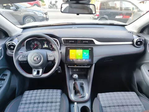 Jaguar F-Pace 2.0d i4 mhev R-Dynamic SE awd 204cv auto - Immagine 7
