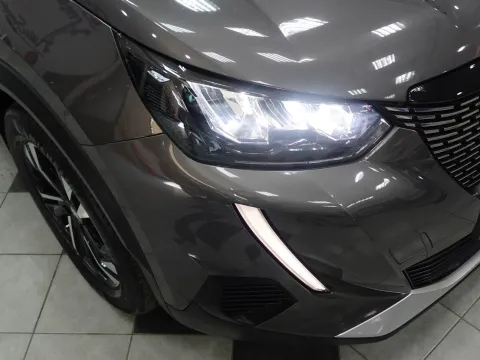Peugeot 2008 1.2 puretech Allure s&s 100cv - Immagine 13