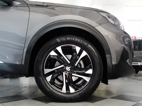 Peugeot 2008 1.2 puretech Allure s&s 100cv - Immagine 14