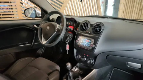 Peugeot 2008 1.2 hybrid Allure 145cv e-dcs6 - Immagine 15