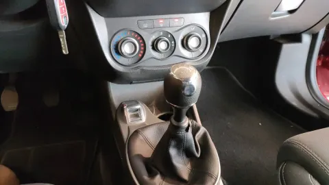 Peugeot 2008 1.2 hybrid Allure 145cv e-dcs6 - Immagine 20