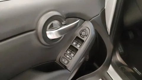 Peugeot 5008 1.2 hybrid GT 145cv e-dcs6 - Immagine 23