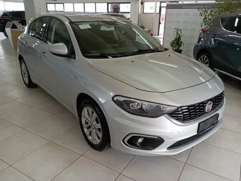 Fiat Tipo 5p 1.6 mjt Lounge s&s 120cv - Immagine 2
