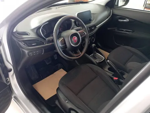 Fiat Tipo 5p 1.6 mjt Lounge s&s 120cv - Immagine 6