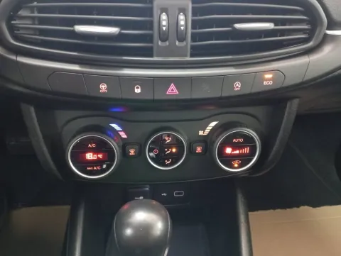 Fiat Tipo 5p 1.6 mjt Lounge s&s 120cv - Immagine 7