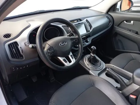 Kia Sportage 2.0 crdi Pure Rebel awd 136cv - Immagine 7