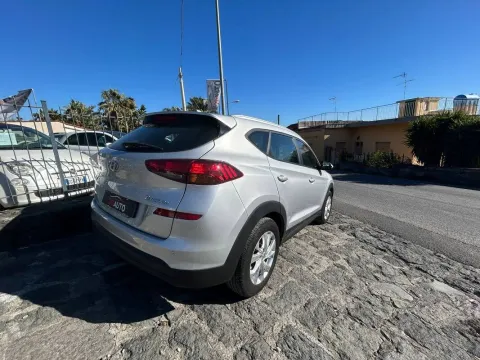 Hyundai Tucson 1.6 crdi Exellence Premium Pack 2wd 115cv - Immagine 2
