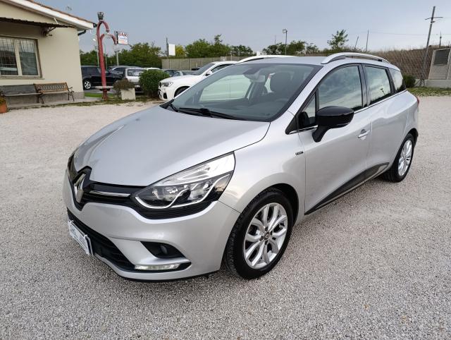 Renault Clio Sporter 1.5 dci Moschino Life 90cv edc - Immagine 14