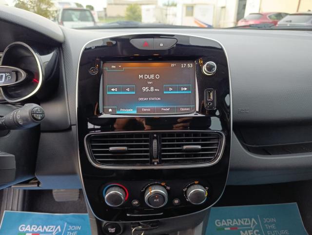 Renault Clio Sporter 1.5 dci Moschino Life 90cv edc - Immagine 12