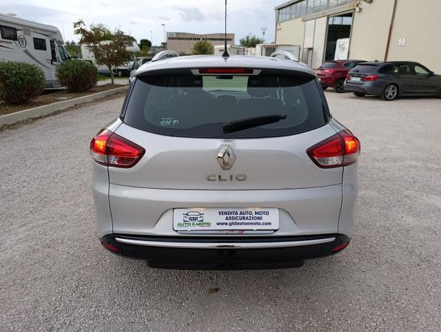 Renault Clio Sporter 1.5 dci Moschino Life 90cv edc - Immagine 16
