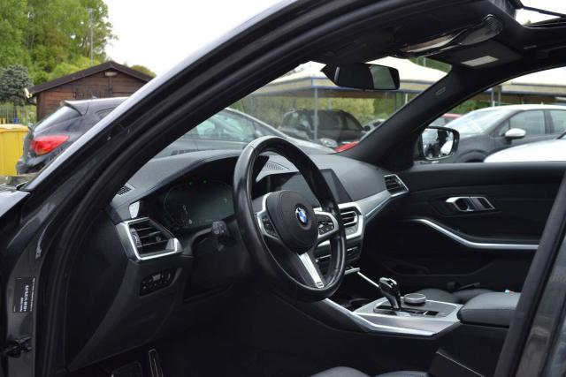 BMW Serie 3 Touring 330d mhev 48V xdrive Msport auto - Immagine 17
