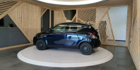 Lancia Ypsilon 1.0 firefly hybrid Silver s&s 70cv - Immagine 8