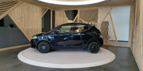 Lancia Ypsilon 1.0 firefly hybrid Silver s&s 70cv - Immagine 9