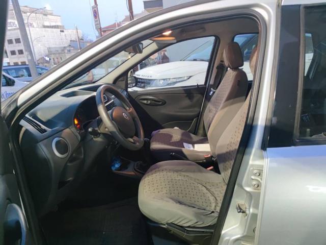 Fiat Punto 1.2 Classic Dynamic 5p - Immagine 4