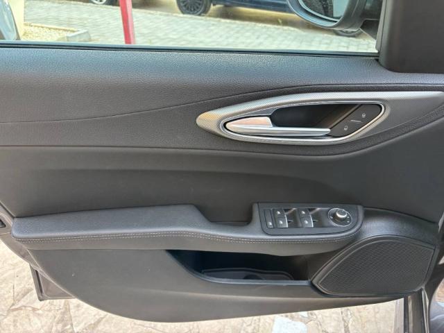 Alfa Romeo Giulia 2.2 t Sprint 160cv auto - Immagine 2