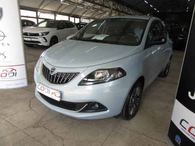 Lancia Ypsilon III 1.0 firefly hybrid Gold Plus s&s 70cv - Immagine 4