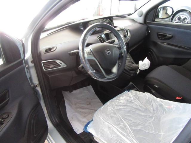 Lancia Ypsilon III 1.0 firefly hybrid Gold Plus s&s 70cv - Immagine 9