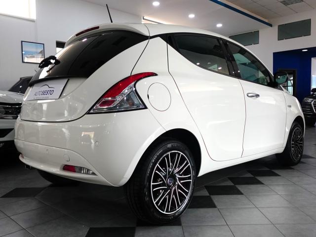 Lancia Ypsilon III 1.0 FIREFLY HYBRID 70 CV GOLD - Immagine 9