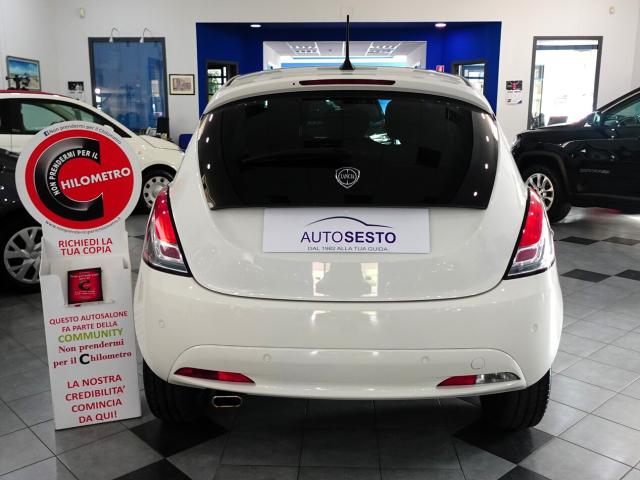 Lancia Ypsilon III 1.0 FIREFLY HYBRID 70 CV GOLD - Immagine 2