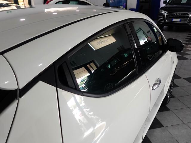 Lancia Ypsilon III 1.0 FIREFLY HYBRID 70 CV GOLD - Immagine 17