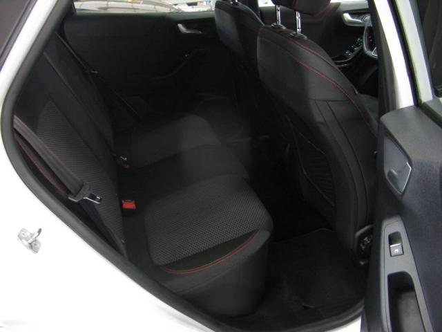 Ford Puma 1.0 EcoBoost HYBRID 125 CV ST LINE - Immagine 18