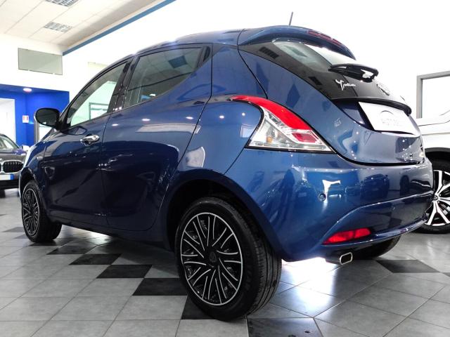 Lancia Ypsilon III 1.0 FIREFLY HYBRID 70 CV GOLD - Immagine 18