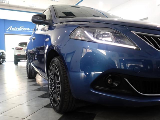 Lancia Ypsilon III 1.0 FIREFLY HYBRID 70 CV GOLD - Immagine 11