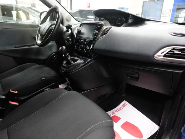 Lancia Ypsilon III 1.0 FIREFLY HYBRID 70 CV GOLD - Immagine 19