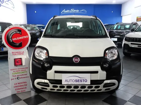Fiat Panda 1.0 hybrid City Cross s&s 70cv - Immagine 1