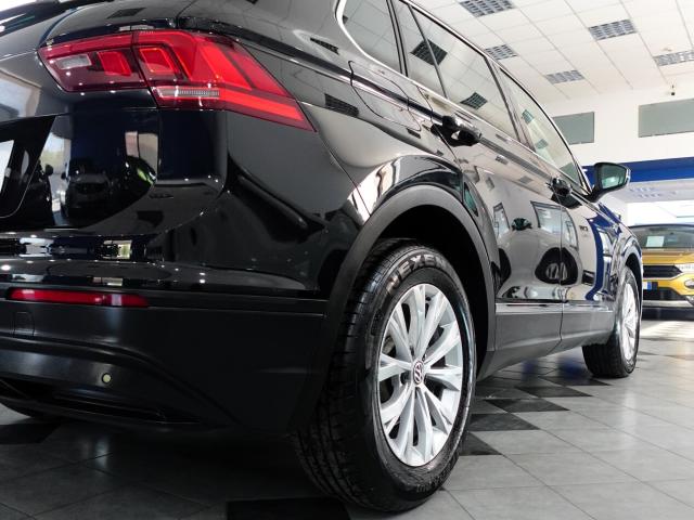 Volkswagen Tiguan 2.0 TDI 150 CV BUSINESS - Immagine 27