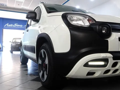 Fiat Panda 1.0 hybrid City Cross s&s 70cv - Immagine 13