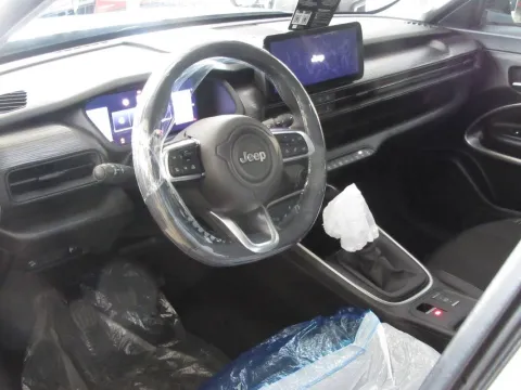 Jeep Avenger 1.2 turbo Altitude fwd 100cv - Immagine 8