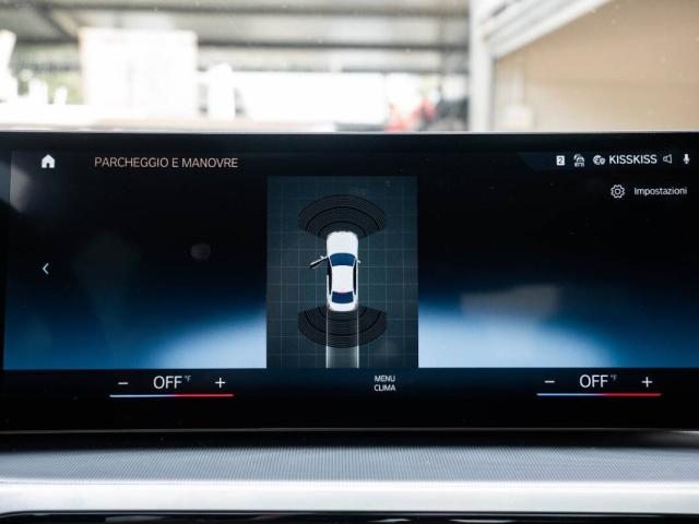 BMW Serie 3 320d mhev 48V xdrive auto - Immagine 16