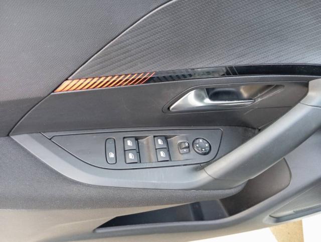 Peugeot 2008 1.2 puretech Active s&s 100cv - Immagine 13