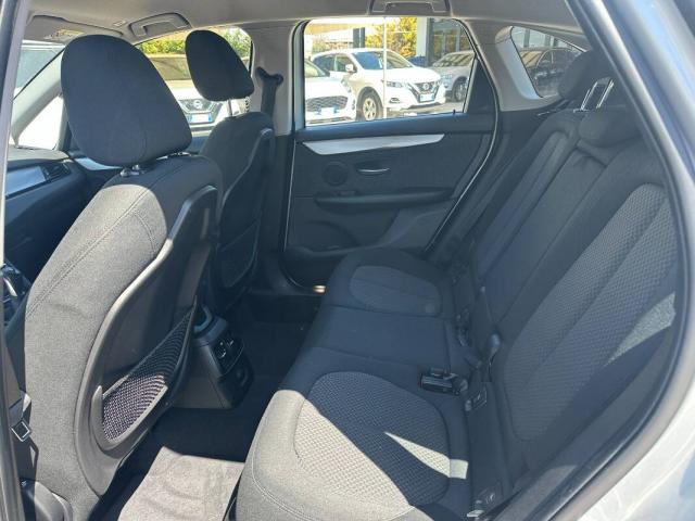 BMW Serie 2 216d Business - Immagine 6