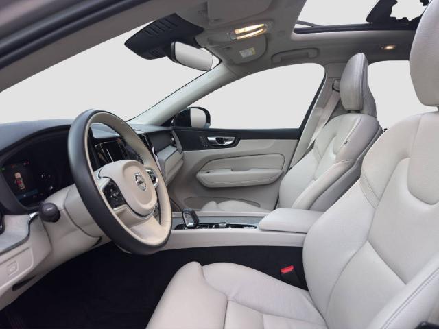 Volvo XC60 2.0 b4 Plus Dark awd auto - Immagine 20