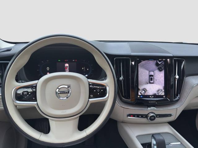 Volvo XC60 2.0 b4 Plus Dark awd auto - Immagine 3