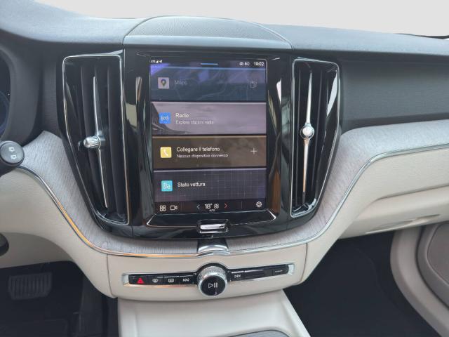 Volvo XC60 2.0 b4 Plus Dark awd auto - Immagine 4