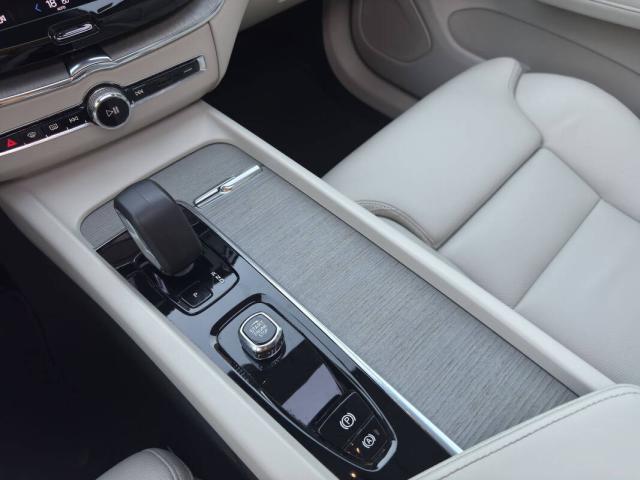 Volvo XC60 2.0 b4 Plus Dark awd auto - Immagine 12
