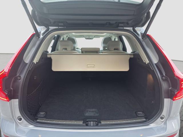 Volvo XC60 2.0 b4 Plus Dark awd auto - Immagine 9