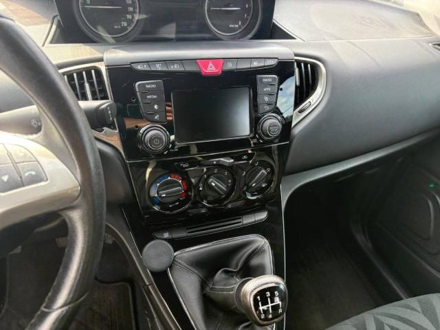 Lancia Ypsilon 1.2 Gold 69cv - Immagine 1